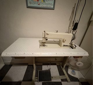 Máquina de coser industrial