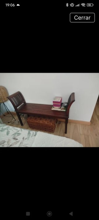 Banco de madera.