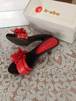 Sandalias K-ube Rojas y Marrones No hago envíos.
