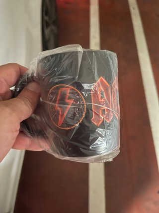 Taza AC/DC