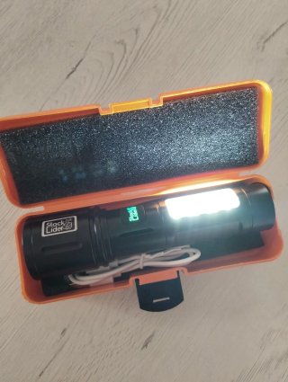 Linterna LED con pantalla y estuche