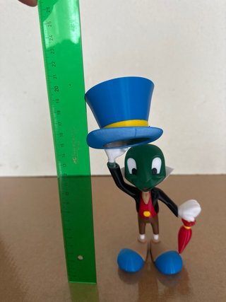 Figura Pepito Grillo con sombrero y paraguas