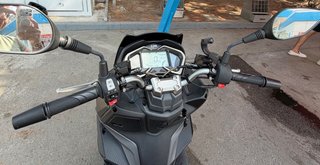 Moto Scooter SYM Negra
