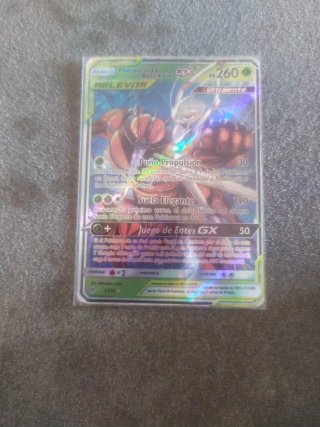 Carta Pokémon Pheromosa y Buzzwole GX 260