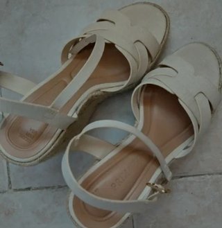 Sandalias cuña beige talla 36