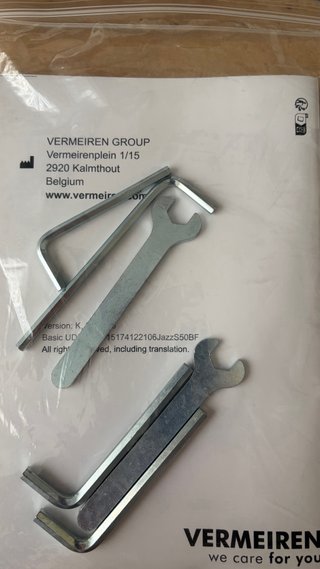 Silla ruedas manual. Y reposapies izquierdo.