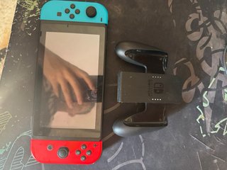 Nintendo Switch Negra y Roja