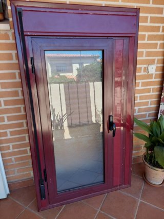 Ventana aluminio con persiana