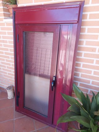 Ventana aluminio con persiana