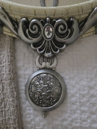 Reloj de pared decorativo con péndulo