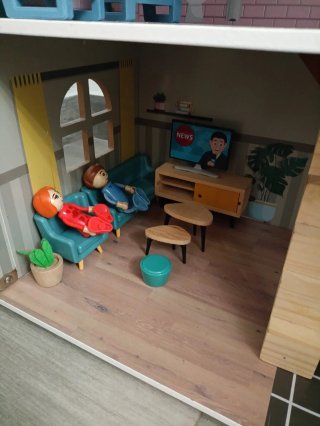Casita de madera para muñecas