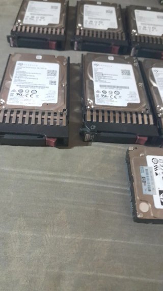 Lote de 9 Discos Duros Seagate para Servidor