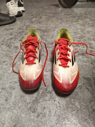 Zapatillas Fútbol Adidas Talla 42 Rojas y Blancas