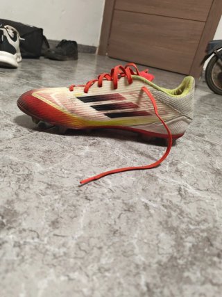 Zapatillas Fútbol Adidas Talla 42 Rojas y Blancas