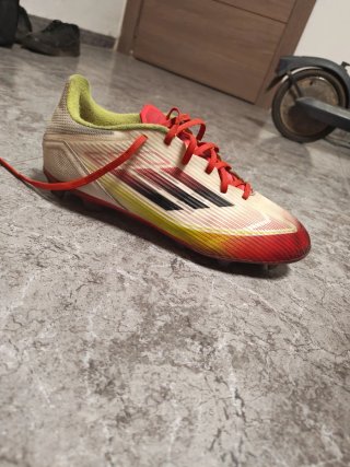 Zapatillas Fútbol Adidas Talla 42 Rojas y Blancas