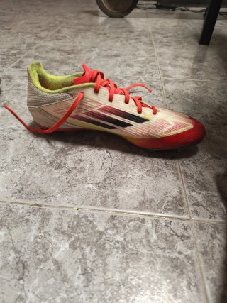 Zapatillas Fútbol Adidas Talla 42 Rojas y Blancas