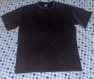 Camiseta Saint Vanity Gráfica