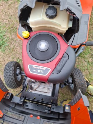 Tractor cortacésped Husqvarna CT126