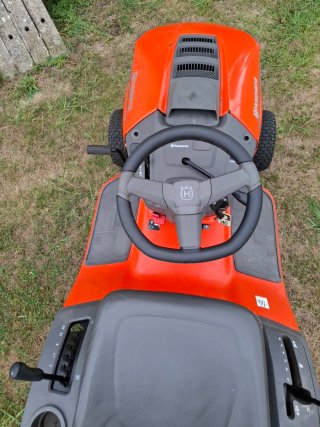 Tractor cortacésped Husqvarna CT126