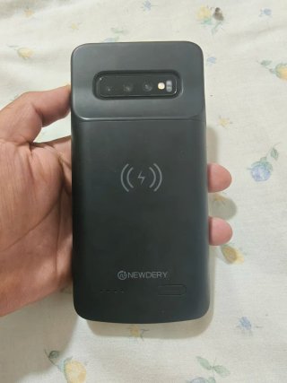 Samsung S10 con Casebank 4700Mhz