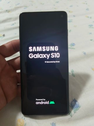 Samsung S10 con Casebank 4700Mhz