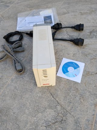 Adaptador Ethernet y Batería APC