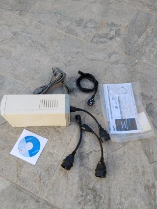 Adaptador Ethernet y Batería APC