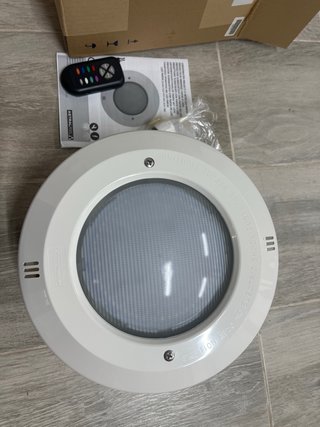 Proyector LED AstralPool LumipLUS Essential PAR56