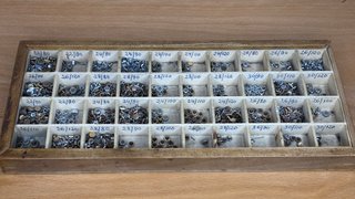 Gran lote Relojero 1065 Coronas Caja Clasificadora