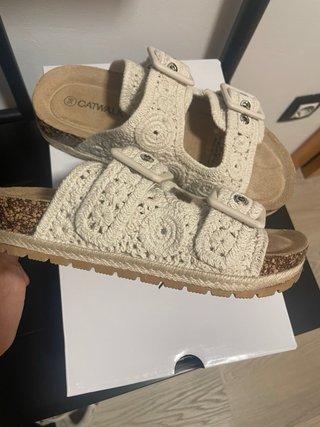 Sandalias beige/blancas talla 36