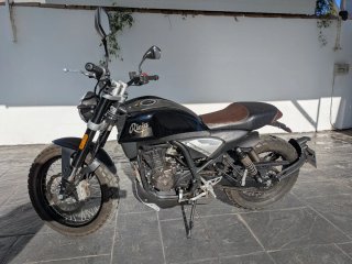Rieju Century 125 Negra/Plata