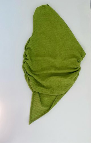 Top asimétrico verde talla XS