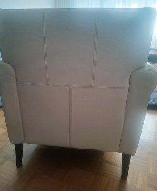 Conjunto de 2 butacas de polipiel blanca con tachu