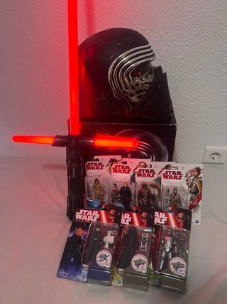 Casco y Espada Kylo Ren Star Wars