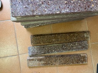 Baldosas de terrazo y rodapié