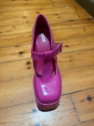 Zapatos Koi tacón plataforma fucsia