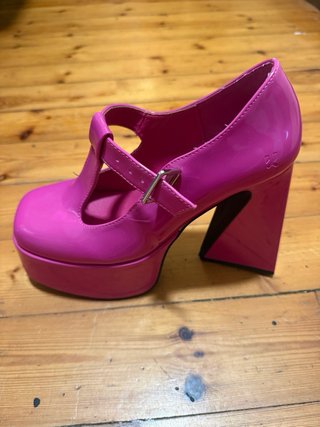 Zapatos Koi tacón plataforma fucsia