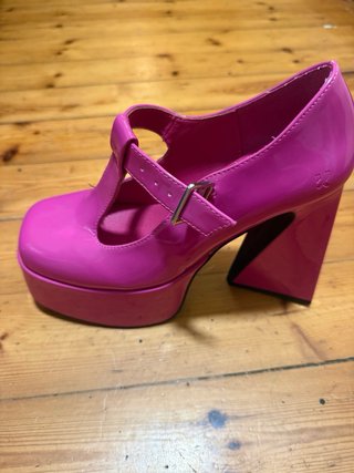 Zapatos Koi tacón plataforma fucsia