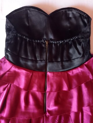 Vestido fiesta New Yorker negro y granate