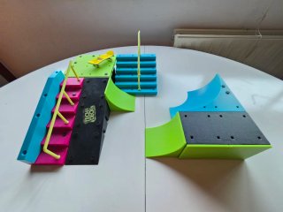 Pista de skateboard de juguete para niños