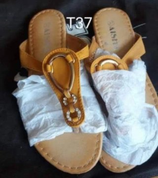 Sandalias Beige y Marrones Mujer