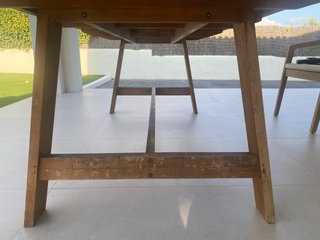 Mesa de jardín de madera