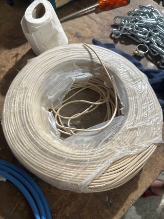 Rollo de Cable Eléctrico Blanco para teléfono