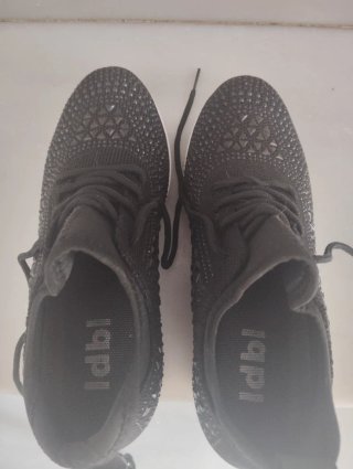 Botines negros mujer con cuña