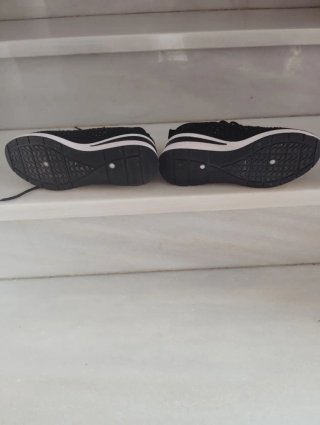 Botines negros mujer con cuña