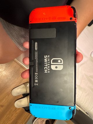 Consola Nintendo Switch Verde y Roja