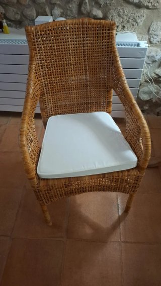 4 Sillas de Ratán + sillon de ratan