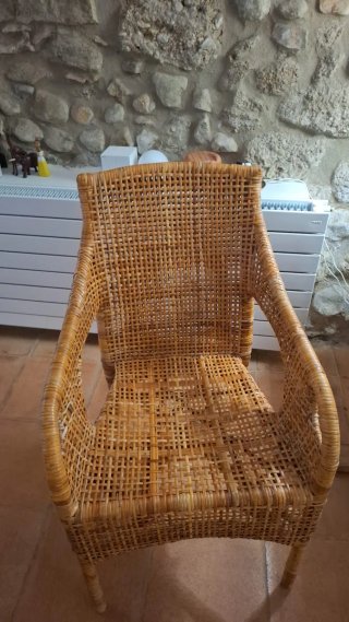4 Sillas de Ratán + sillon de ratan