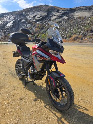 Moto Voge 650 DSX 2023 Roja/Plata