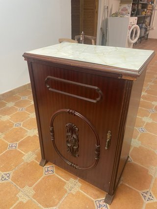 Máquina de coser antigua   Buenisima y funcionando